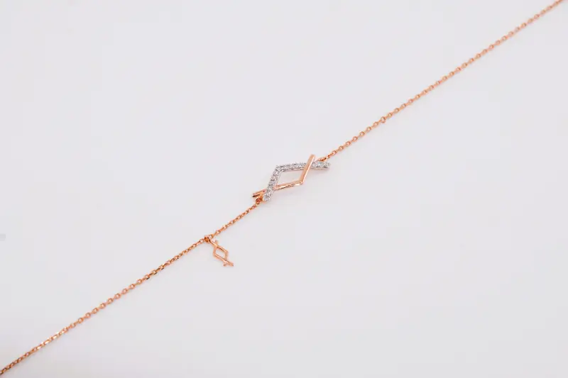 INTERSECTING V-LINK BRACELET