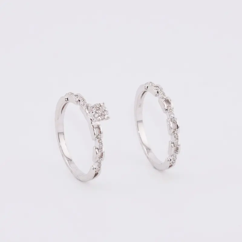 THE LUMINOUS LINKS RINGS