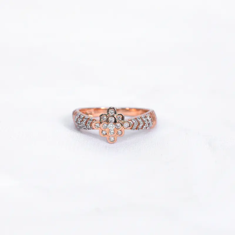 ANTOINETTE CLOVER RING