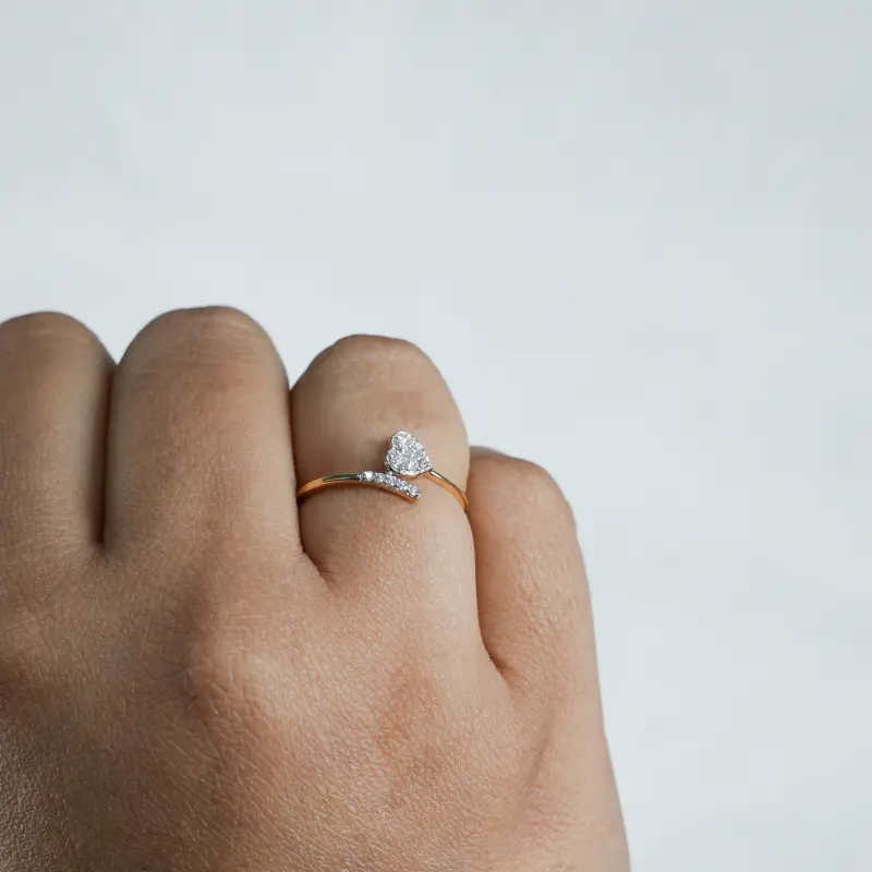 CONTEMPORARY CHIC RING